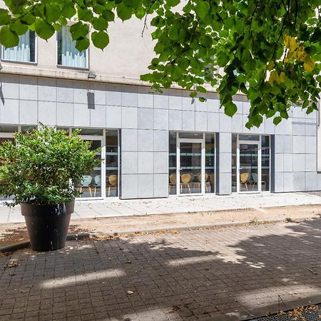 B&B Hôtel Lyon Caluire Cité Internationale Exterior foto