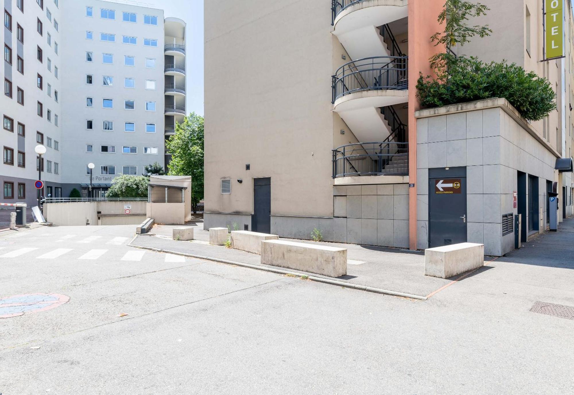 B&B Hôtel Lyon Caluire Cité Internationale Exterior foto
